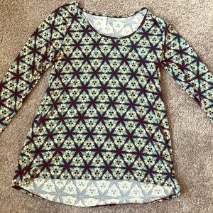 Lularoe lynnae shirt